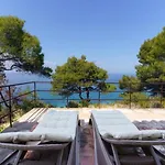 Blu: Beachfront With Amazing View 别墅 *