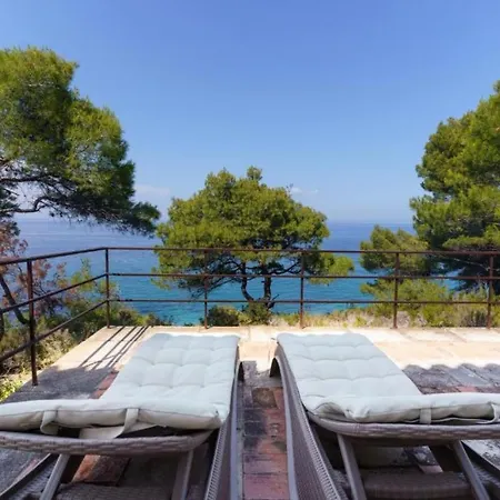 Blu: Beachfront With Amazing View 别墅 *