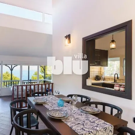 Blu: Beachfront With Amazing View Vourvourou