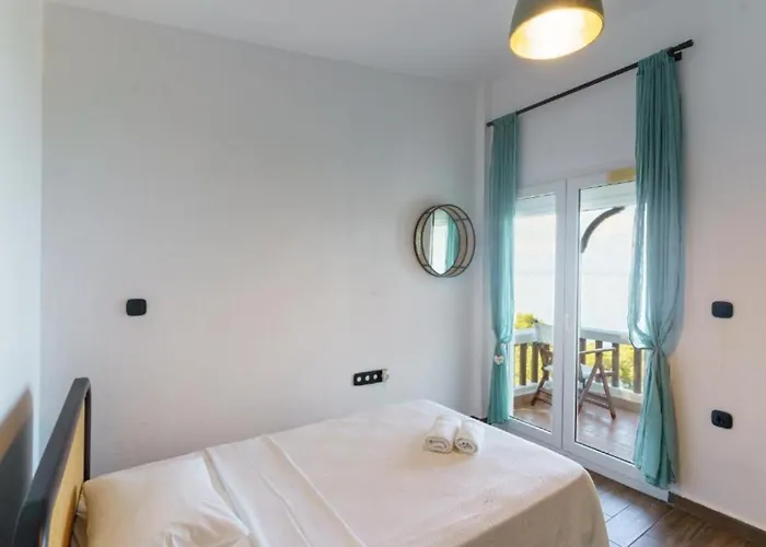 Blu: Beachfront With Amazing View