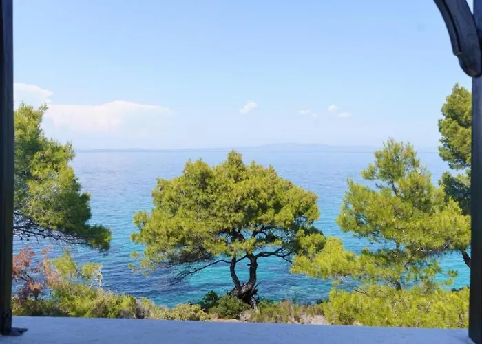 Blu: Beachfront With Amazing View Vourvourou